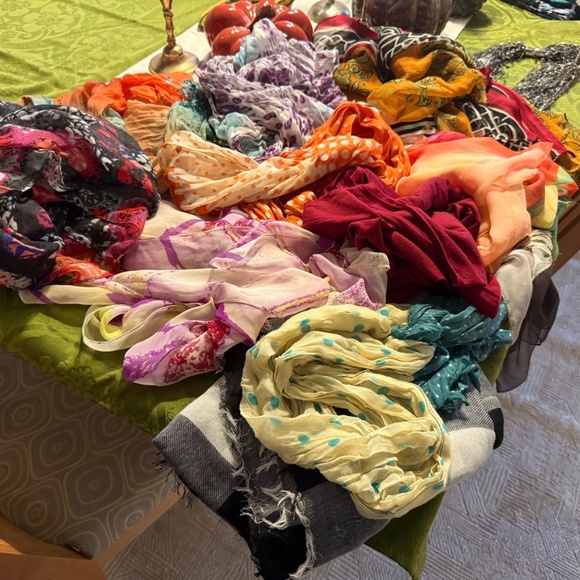 14 various scarves - Picture 3 of 3